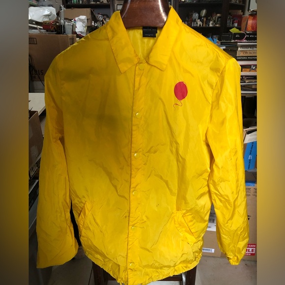 Stephen King IT 2 Nylon Windbreaker Mens M Hot Topic Pennywise - Picture 2 of 6